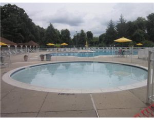 Country Woods pool 2